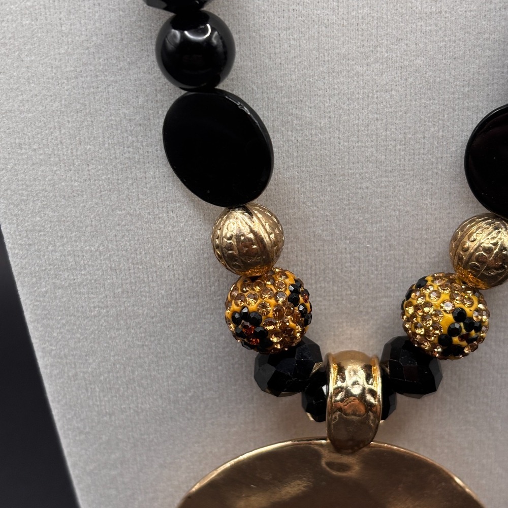 Vintage Gold Black Chunky Necklace Hammered Pendant Resin Crystal Beaded Jules - Picture 7 of 12